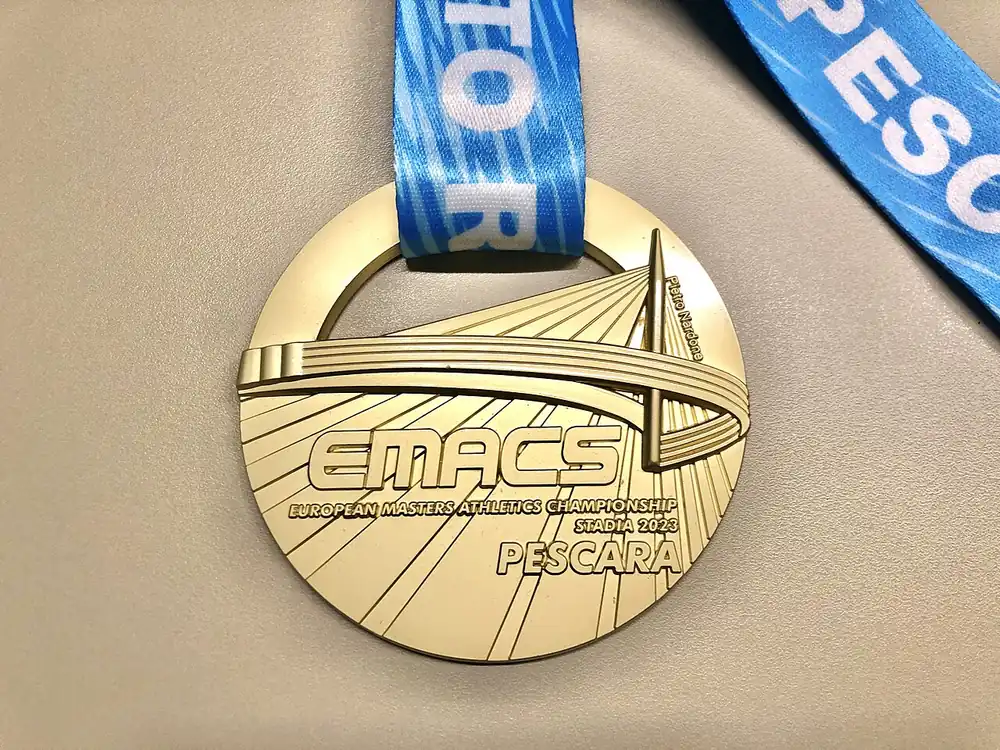 Gold medal with a ribbon, the prize for perfect CS2 Pick'Em picks