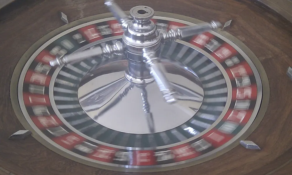 Roulette wheel close-up, the spins that earn rakeback rewards